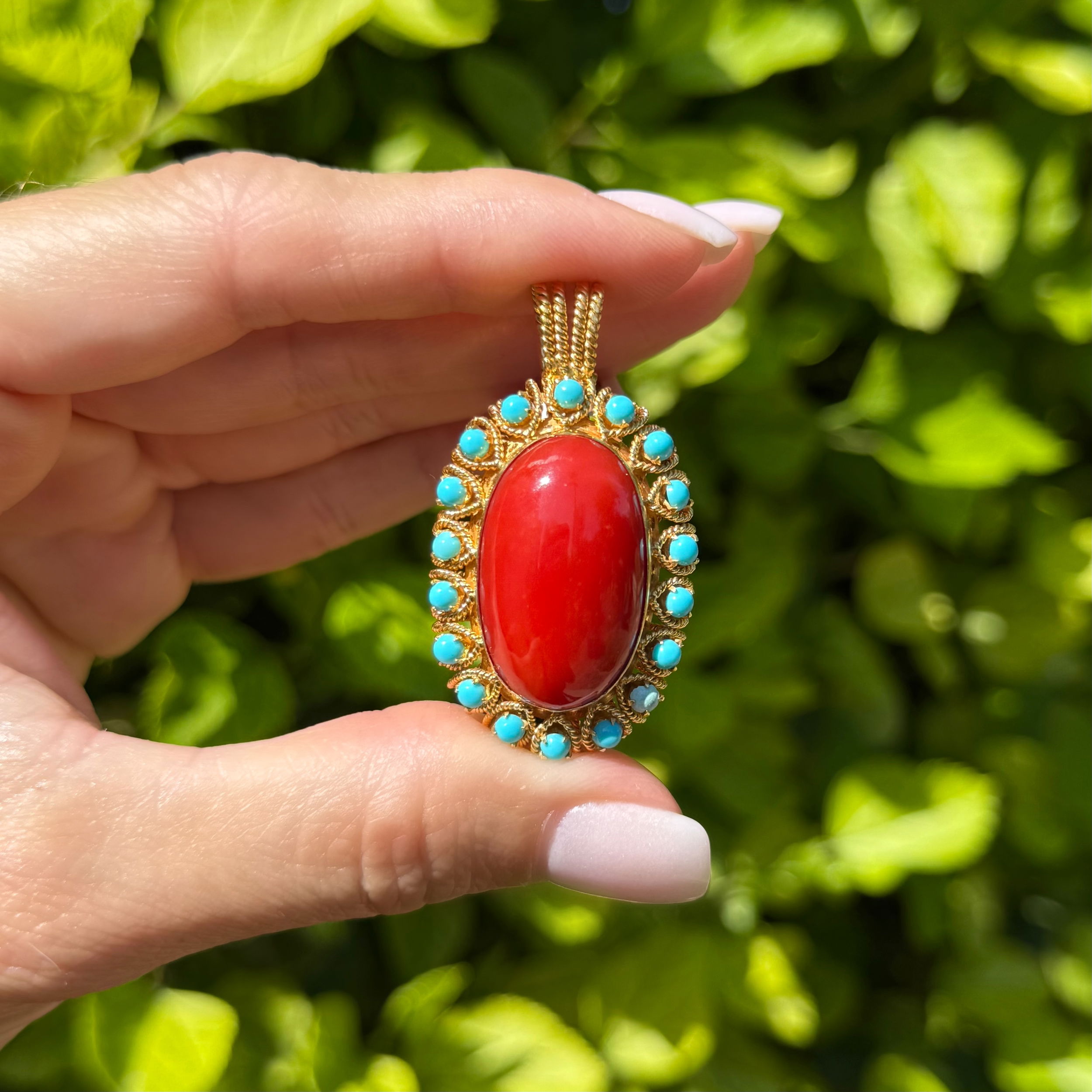 14K YG 1960's 10ct Oval Red Coral & Turquoise Pendant 17.2g, 1.8" 14K YG 1960's 10ct Oval Red Coral & Turquoise Pendant 17.2g, 1.8"