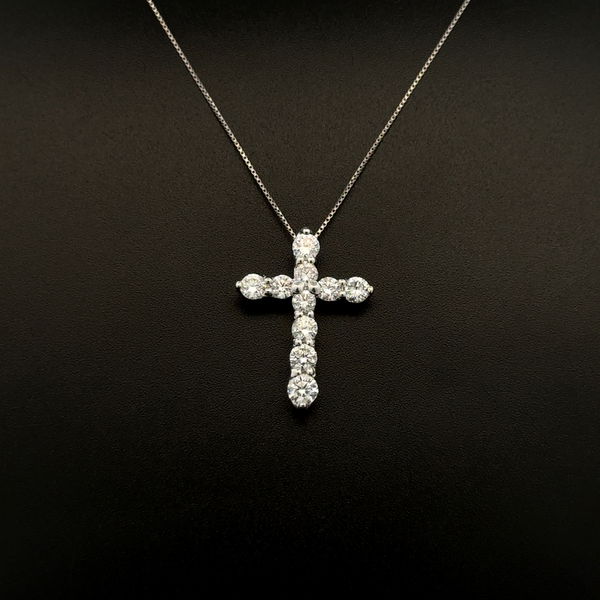 Closeup photo of 18K WG 1.50tcw RBC 10 Diamond Cross Necklace on 14K WG Chain 4.1g, 20"