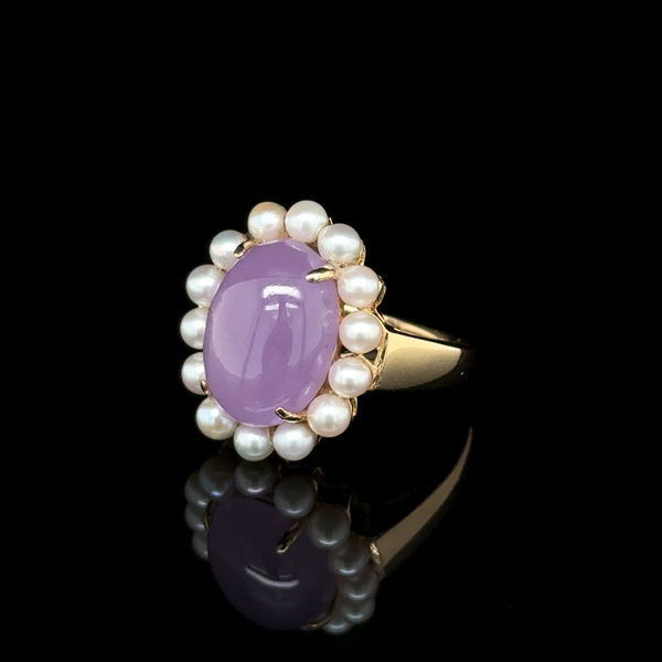 Closeup photo of 14K YG 2.5ct Lavender Jade & Pearl Halo Ring 5.7g, s6.75