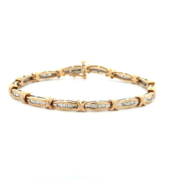 Closeup photo of 10K 2tone 1.00tcw Baguette Diamond Link Bracelet 10.7g, 6.75"