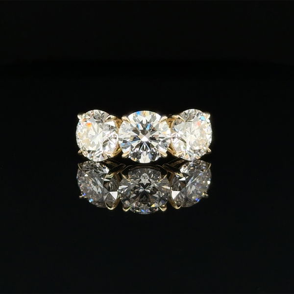 Closeup photo of 14K YG 6.27tcw RBC Lab Grown Diamond 3 Stone Ring 4.1g, s6.5 IGI 726564150, 723567971, 723567960