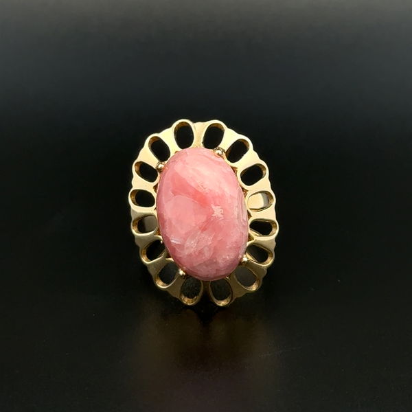 Closeup photo of 14K YG Vintage 6ct Rhodocrosite Dome Ring 9.2g