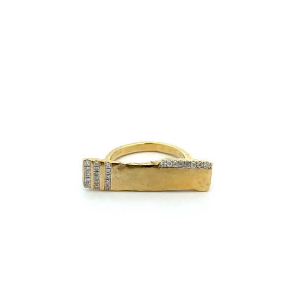 Closeup photo of 14K YG .23tcw Diamond Flat Top Hammered Ring 6.0g, s7.5