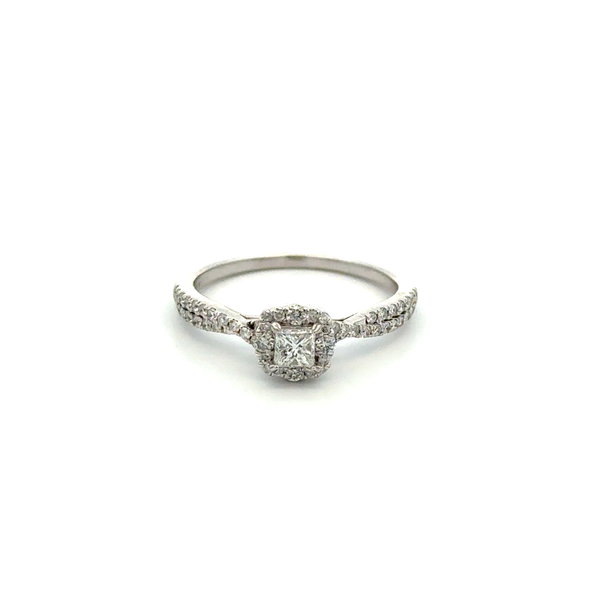 Closeup photo of 14K WG .25ct Princess & .29tcw RBC Diamond Engagment Ring 2.5g, s7