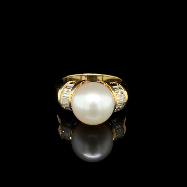 Closeup photo of 18K YG 11.5mm South Sea Pearl & .42tcw Baguette Diamond Ring 8.6g, s6.25