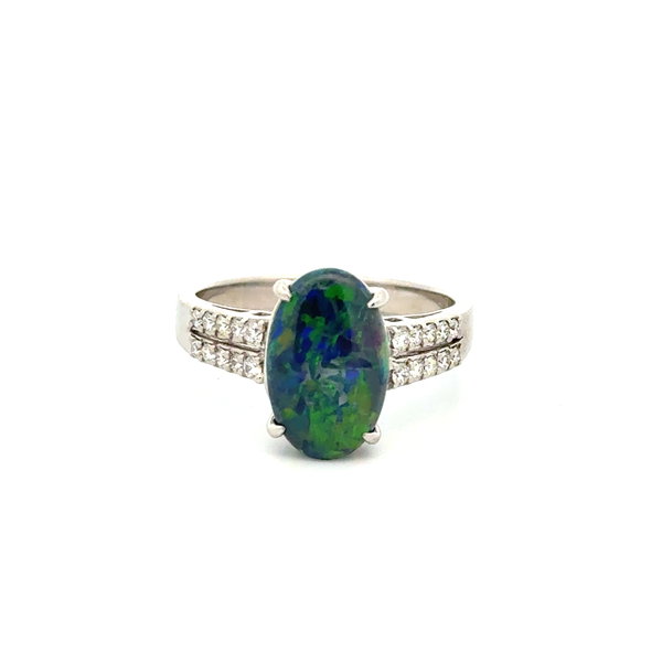 Closeup photo of Platinum 1.92 Australian Black Opal Cabochon & .22tcw Diamond Ring 6.8g s8