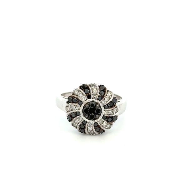 Closeup photo of 14K WG .80tcw Black & White Diamond Swirl Circle Ring 7.5g, s10