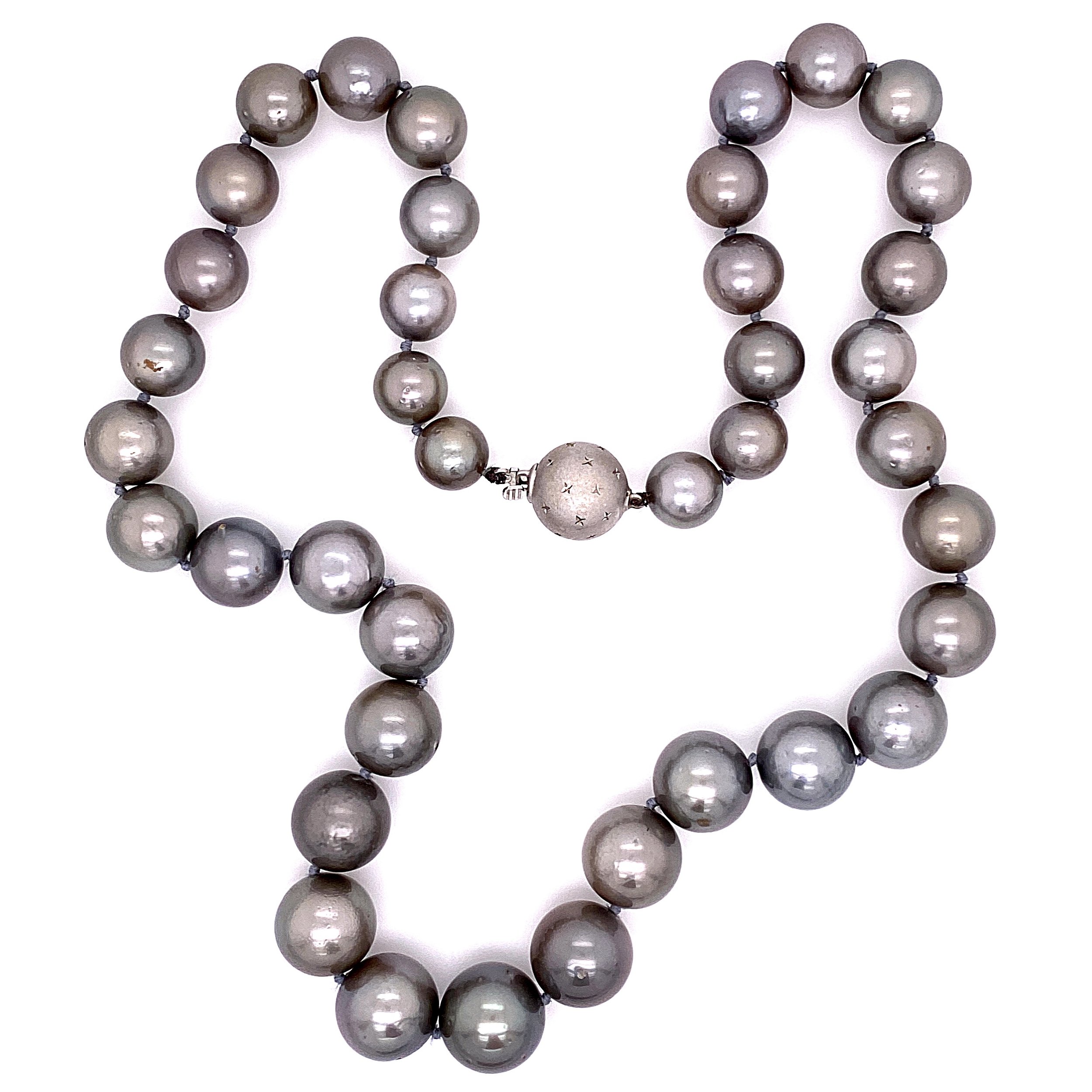 12.75-9.25mm Tahitian South Sea Pearl Graduated Necklace 17.5" long wiht 18K White Gold Clasp 71.2g