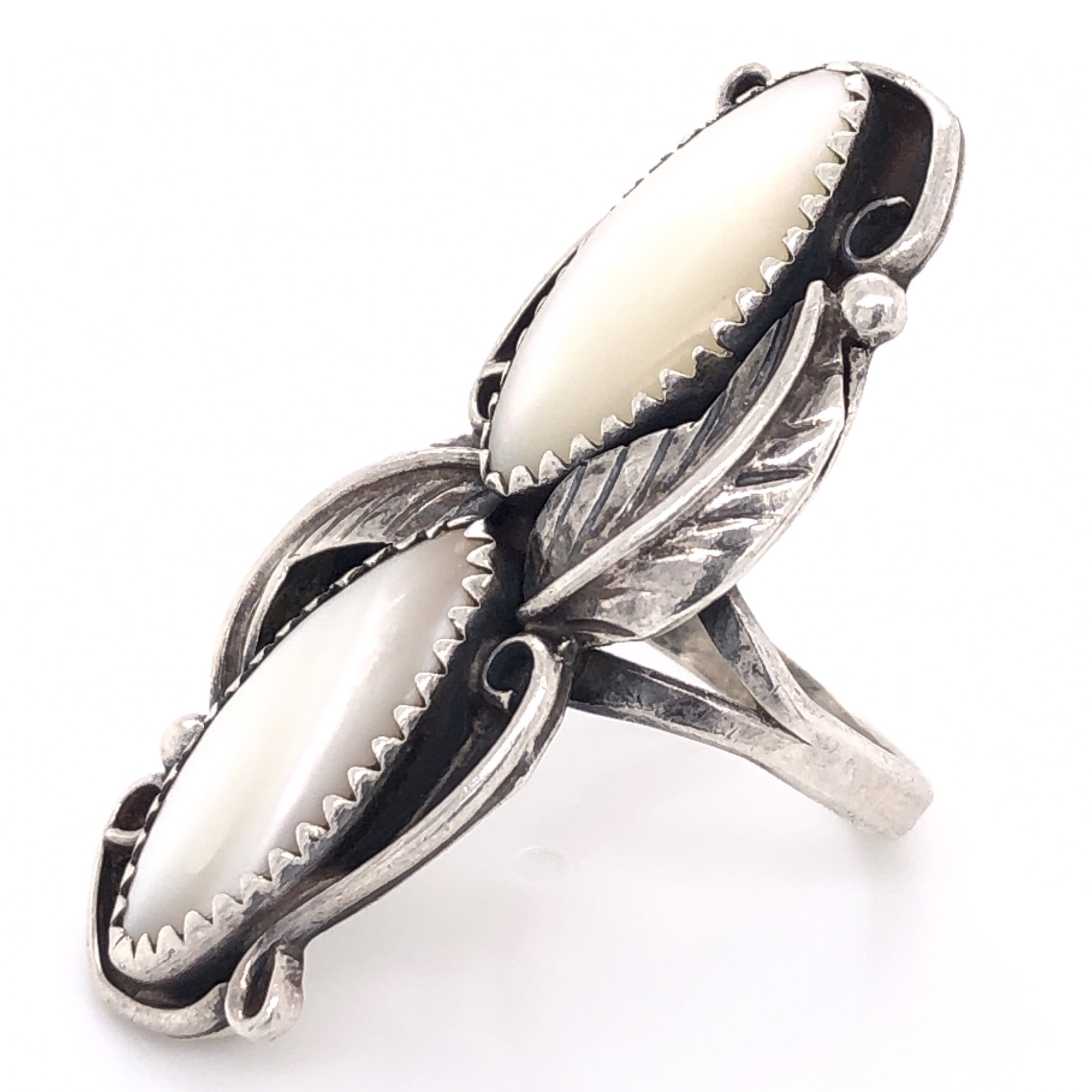 925 Sterling Old Pawn Native 2 Oval Mother of Pearl Ring 6.6g,