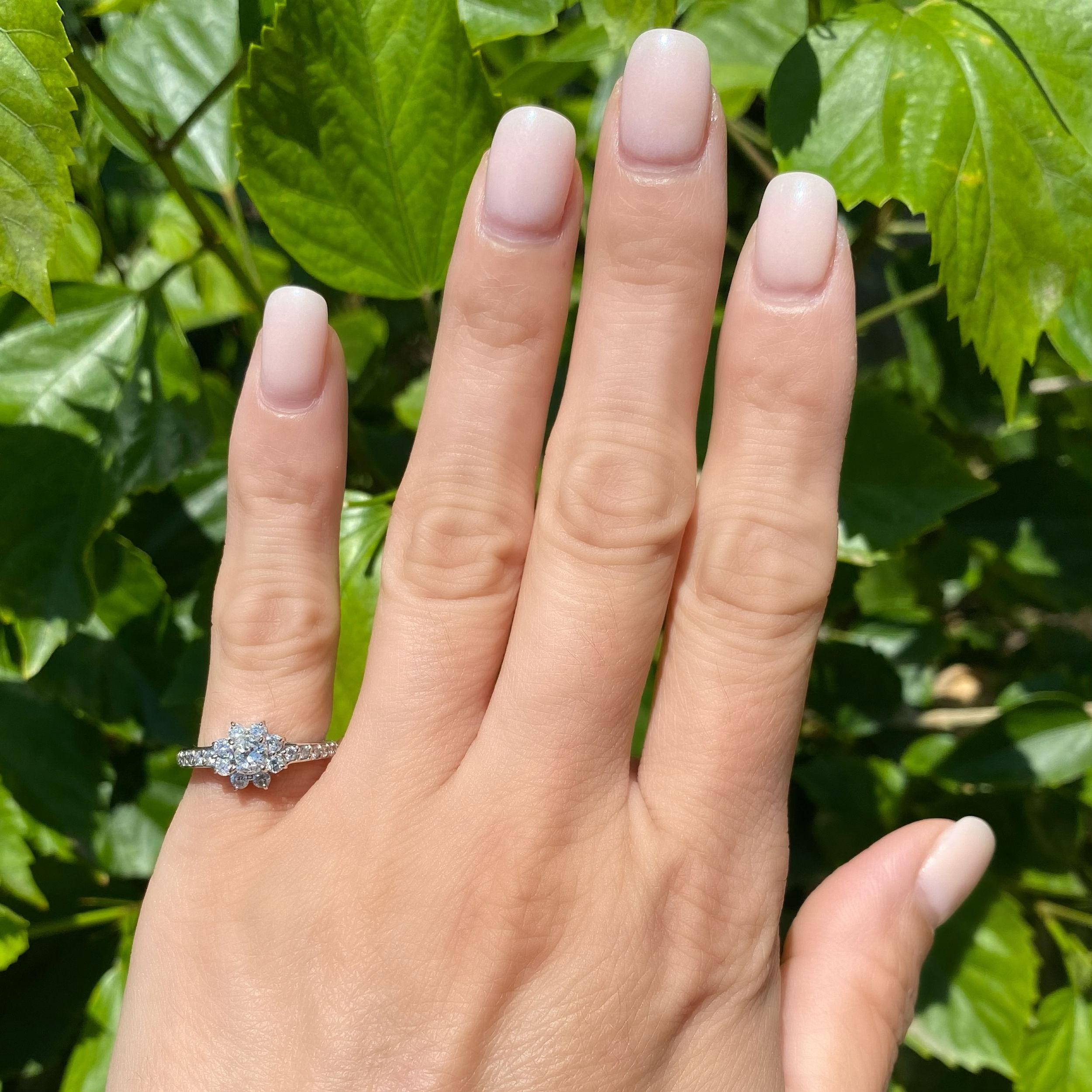 Platinum .39ct RBC Diamond & .61tcw Sides 4.2g, s5.75 Platinum .39ct RBC Diamond & .61tcw Sides 4.2g, s5.75