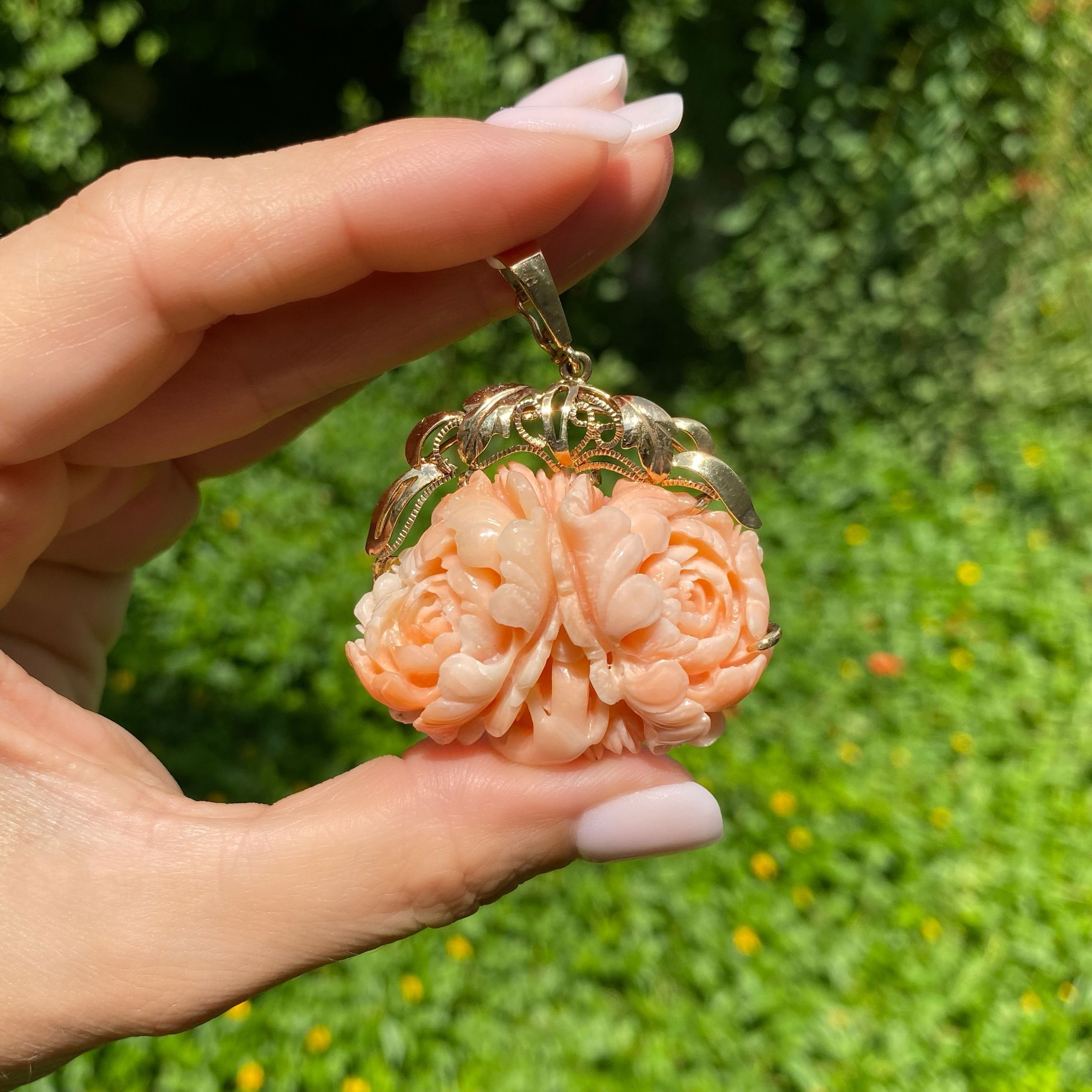 14K YG Carved Angelskin Coral Floral Roses Brooch 29.7g 14K YG Carved Angelskin Coral Floral Roses Brooch 29.7g