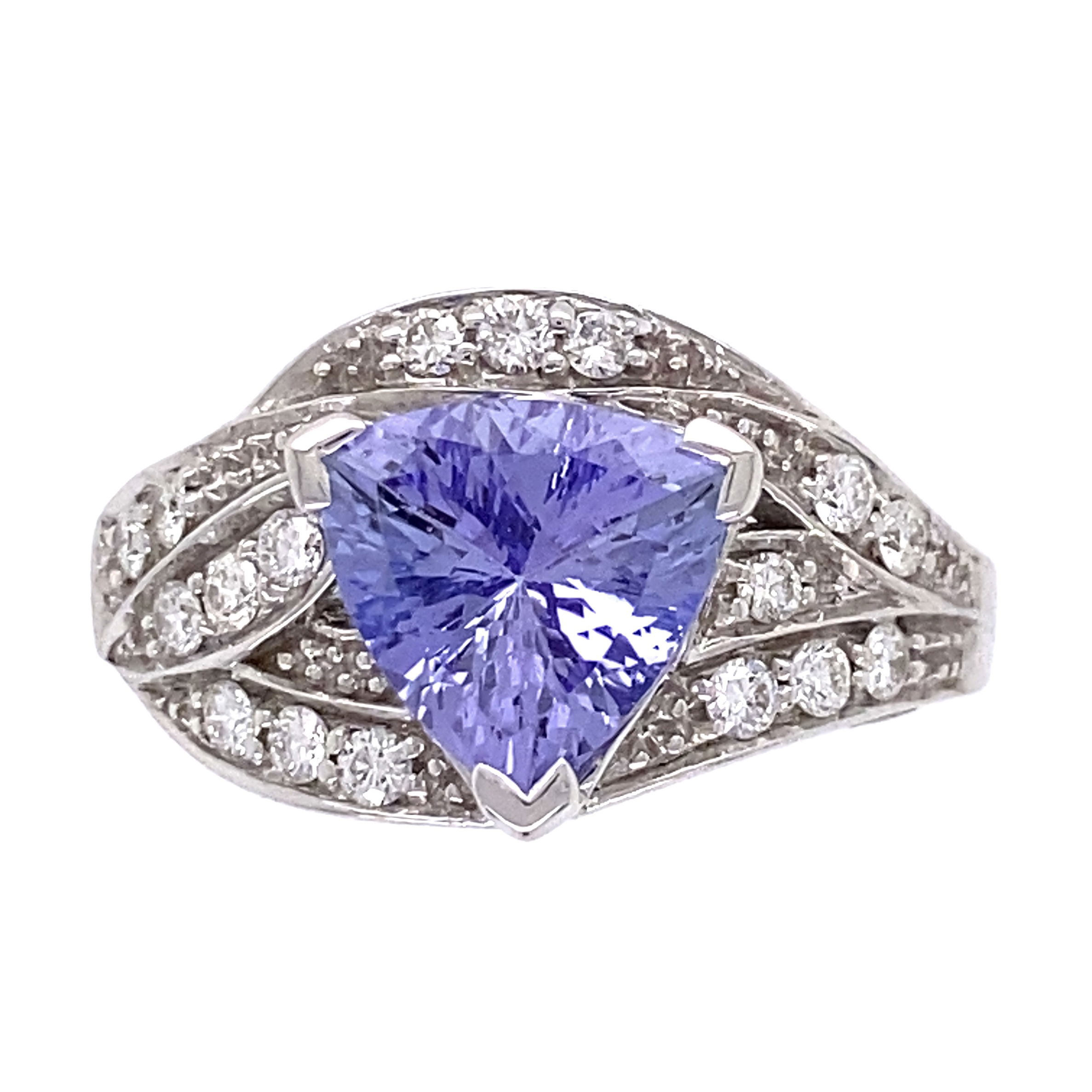 18K WG 2.00ct Trillion Tanzanite & .31cw Diamond Ring 6.4g, s7