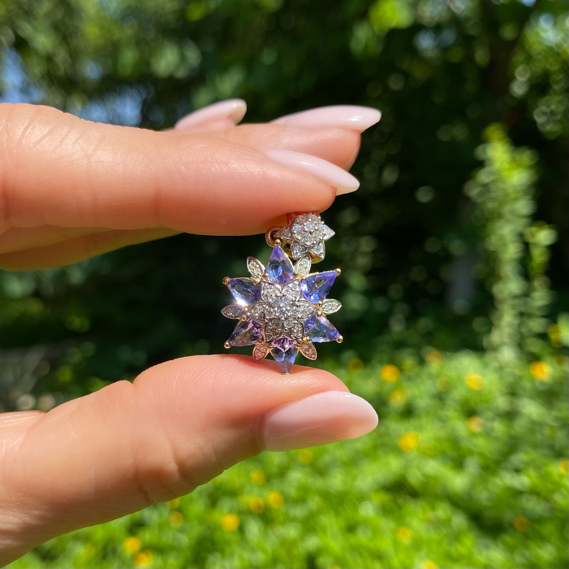 18K YG 1.75tcwTanzanite & .30tcw Diamond Star Pendant 5.6g, 1.2"