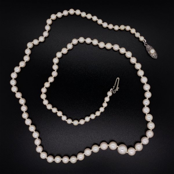 Closeup photo of Mikimoto 7-3.5mm Pearl Strand with 925 Clasp 13.5g, 20"