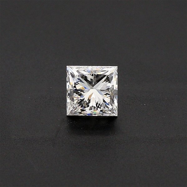 Closeup photo of 0.50ct Princess Cut Diamond, VS1-E