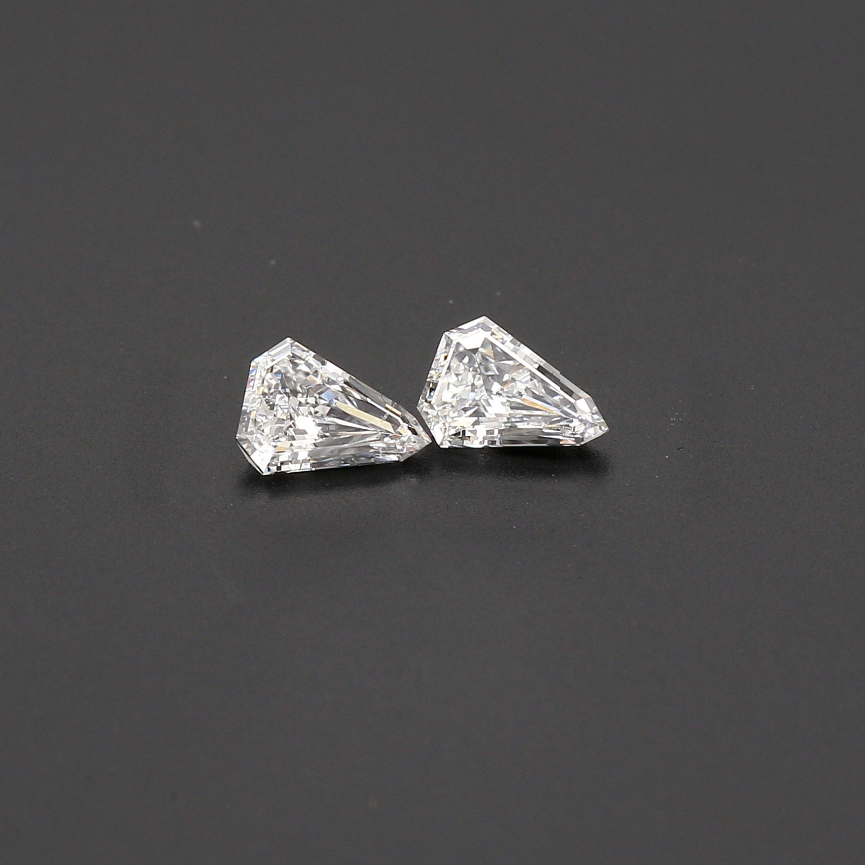.67tw Shield Cut Diamond M/P VS2-F