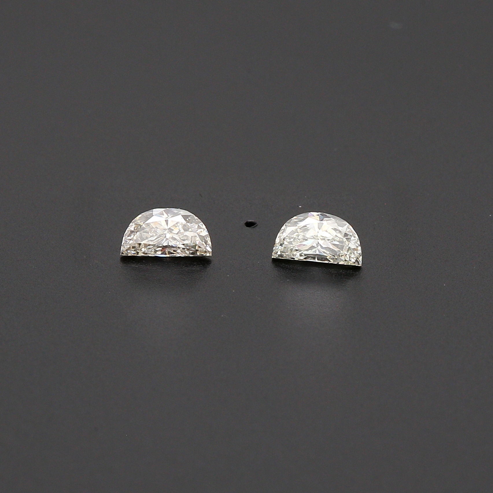 .33tw Half Moon Cut Diamond M/P SI1-J .33tw Half Moon Cut Diamond M/P SI1-J
