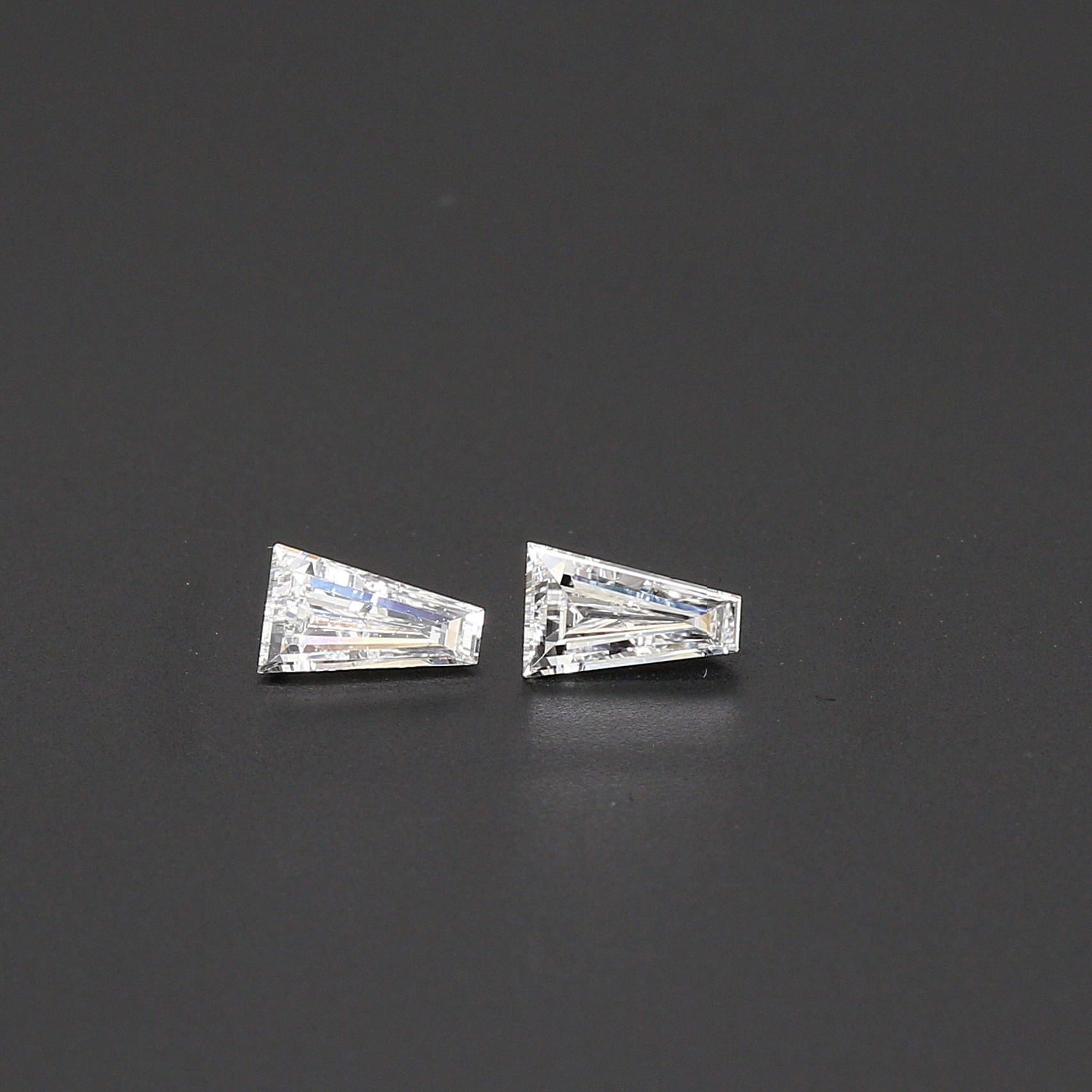 .30tw Tapered Baguette Cut Diamond M/P VS1-F .30tw Tapered Baguette Cut Diamond M/P VS1-F