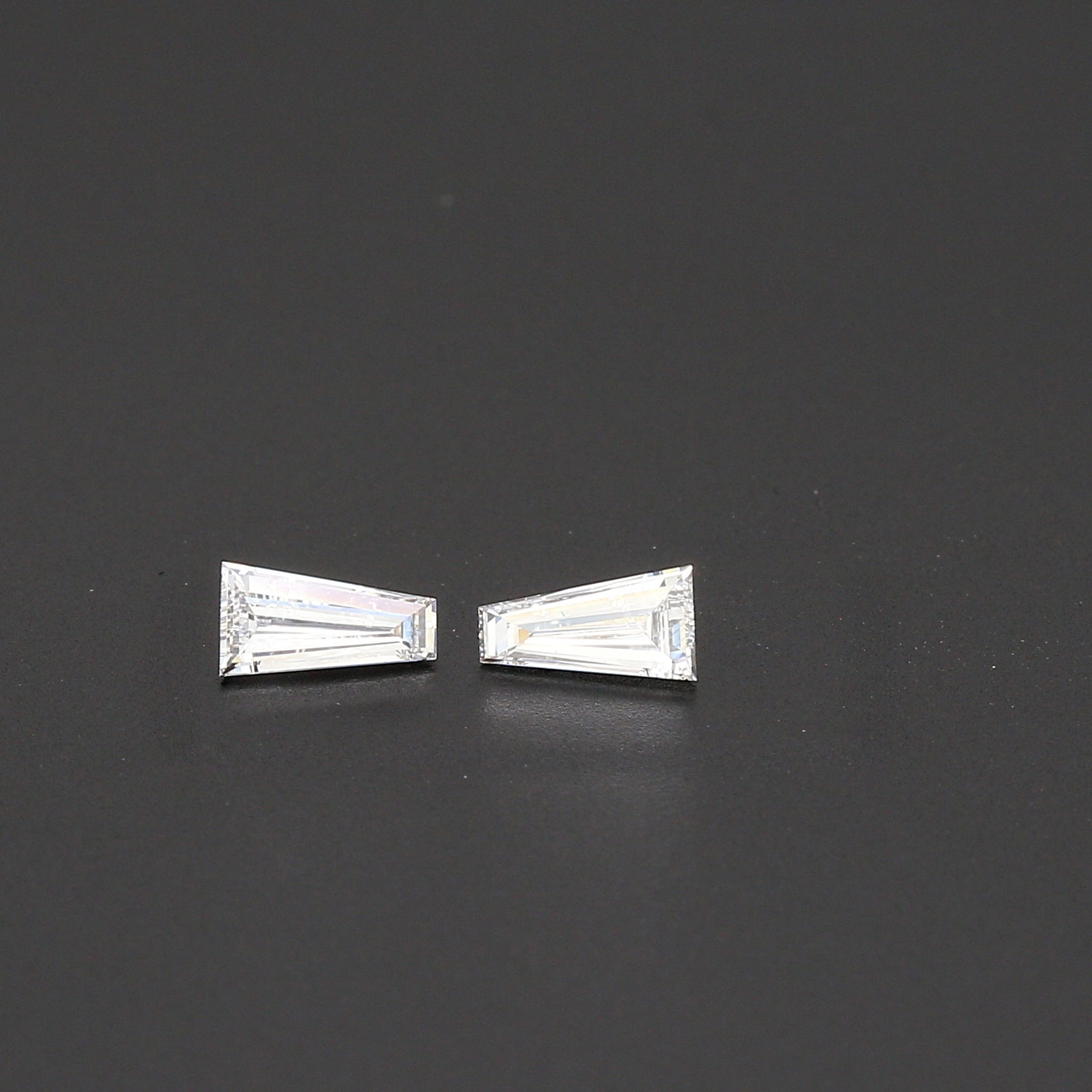 .28tw Tapered Baguette Cut Diamond M/P VS1-F .28tw Tapered Baguette Cut Diamond M/P VS1-F