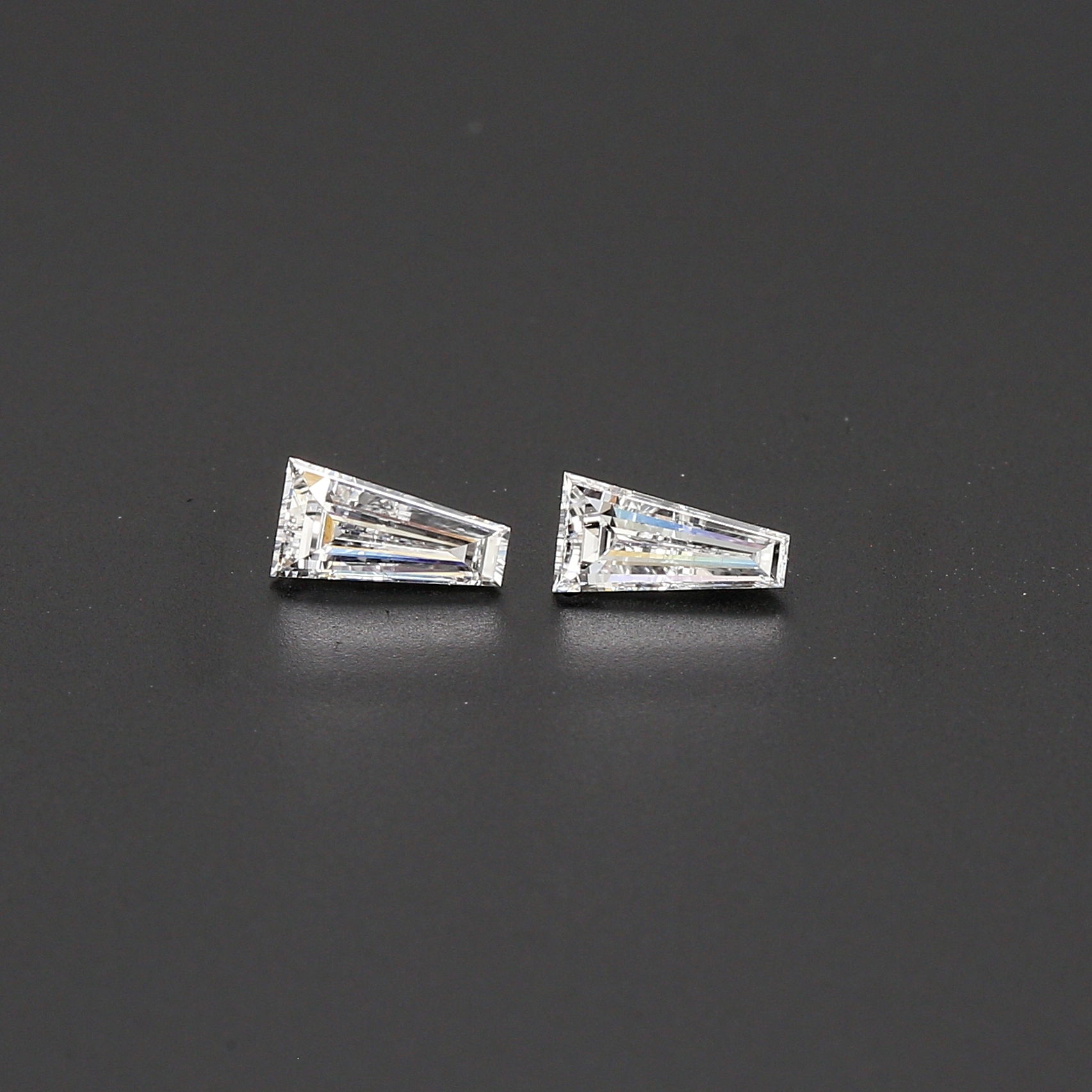.34tw Tapered Baguette Cut Diamond M/P VS1-F .34tw Tapered Baguette Cut Diamond M/P VS1-F