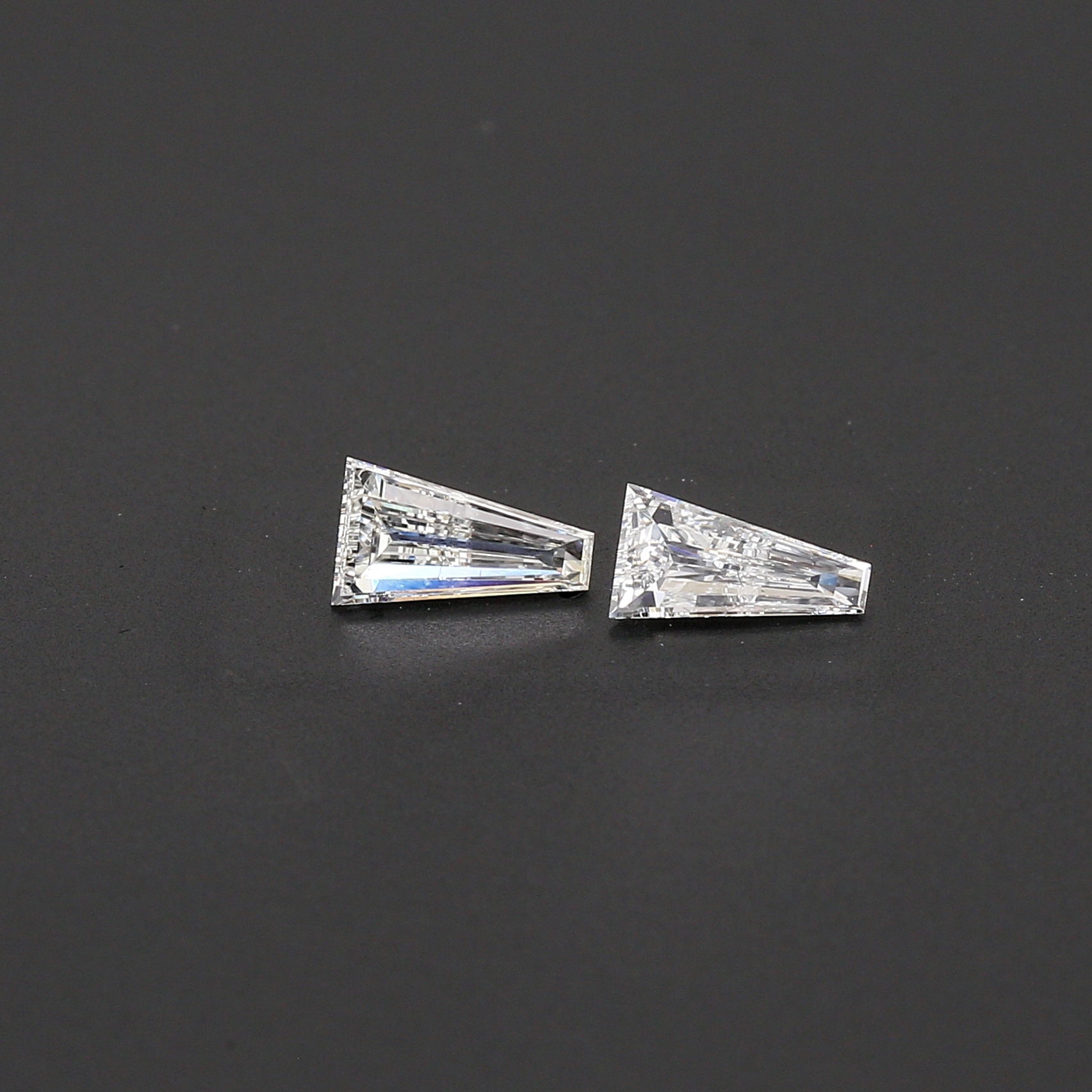 .39tw Tapered Baguette Cut Diamond M/P VS1-F .39tw Tapered Baguette Cut Diamond M/P VS1-F