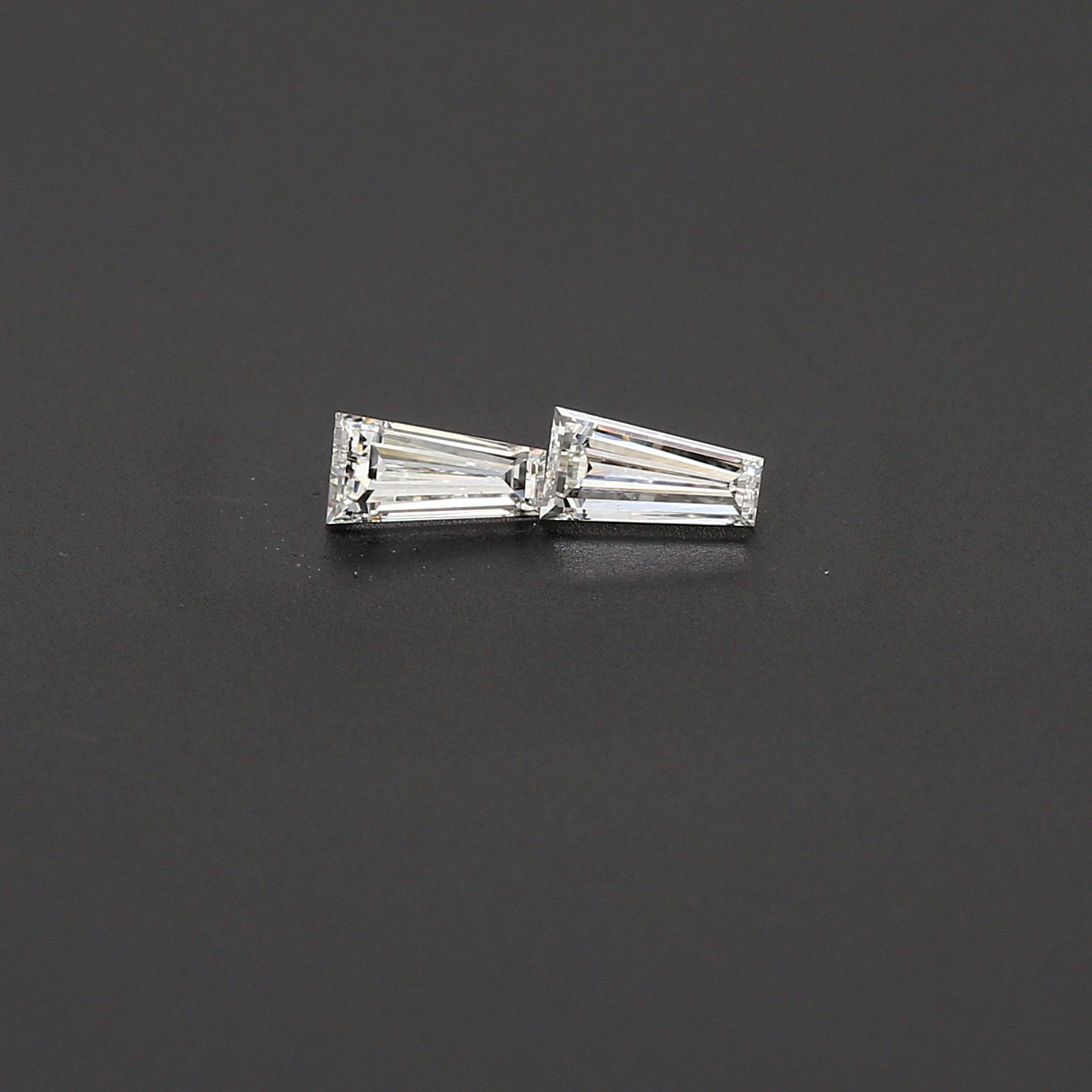 .40tw Tapered Baguette Cut Diamond M/P VS1-F .40tw Tapered Baguette Cut Diamond M/P VS1-F