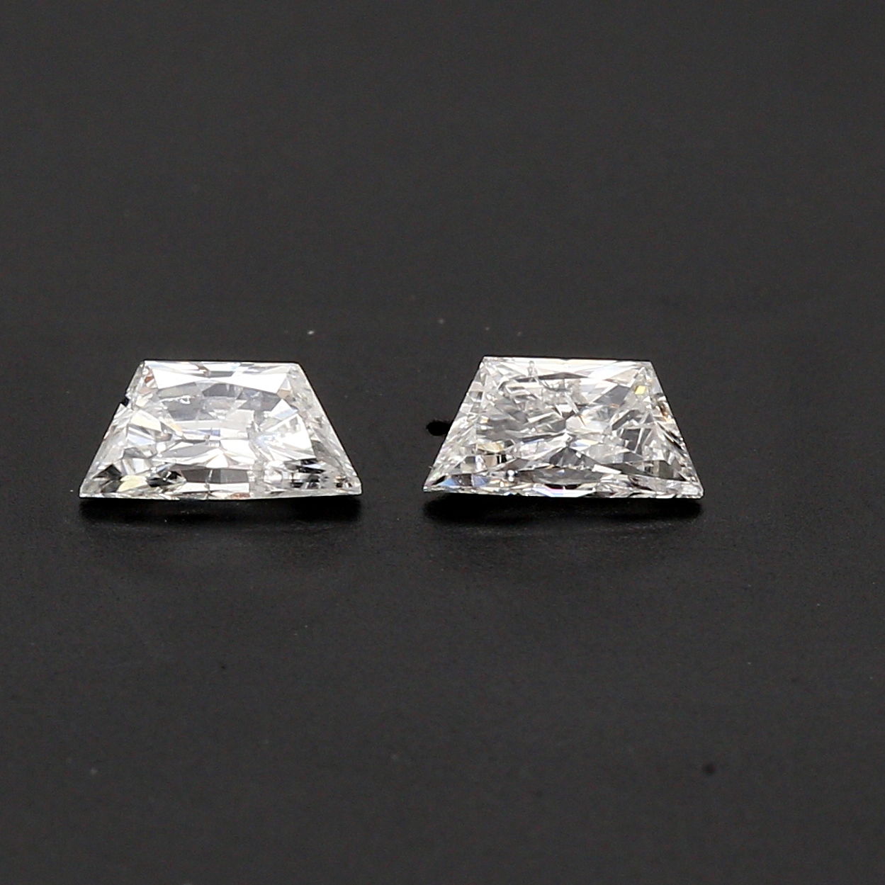.54tw Brilliant Cut Trapazoid Cut Diamond M/P SI1-F .54tw Brilliant Cut Trapazoid Cut Diamond M/P SI1-F