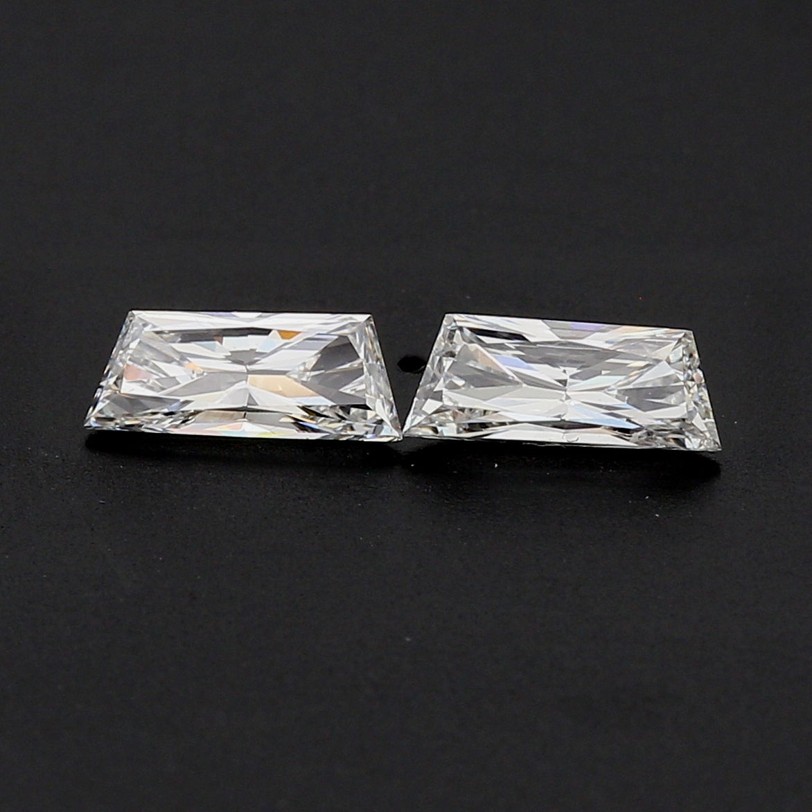 .64tw Brilliant Cut Trapazoid Cut Diamond M/P VS2-F .64tw Brilliant Cut Trapazoid Cut Diamond M/P VS2-F
