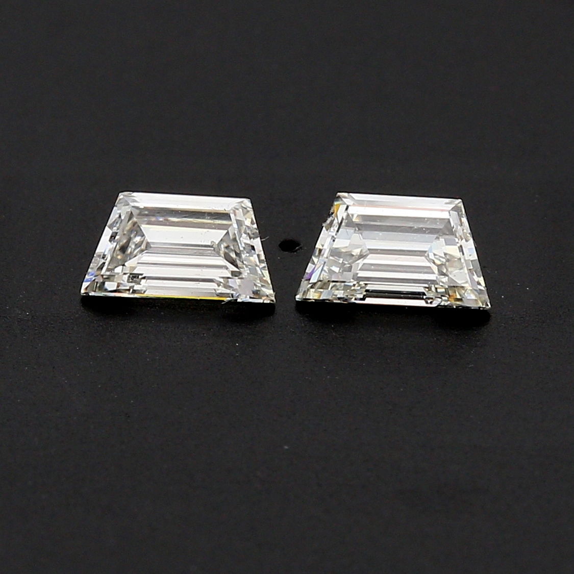 .62tw Step Cut Trapazoid Cut Diamond M/P VS2-H .62tw Step Cut Trapazoid Cut Diamond M/P VS2-H