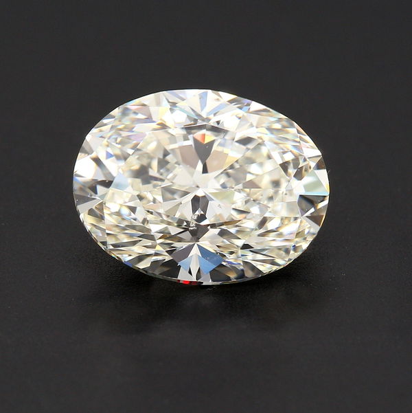 Closeup photo of 2.80ct Oval Cut Diamond, SI1-J -GIA/INSC (COPY ONLY)