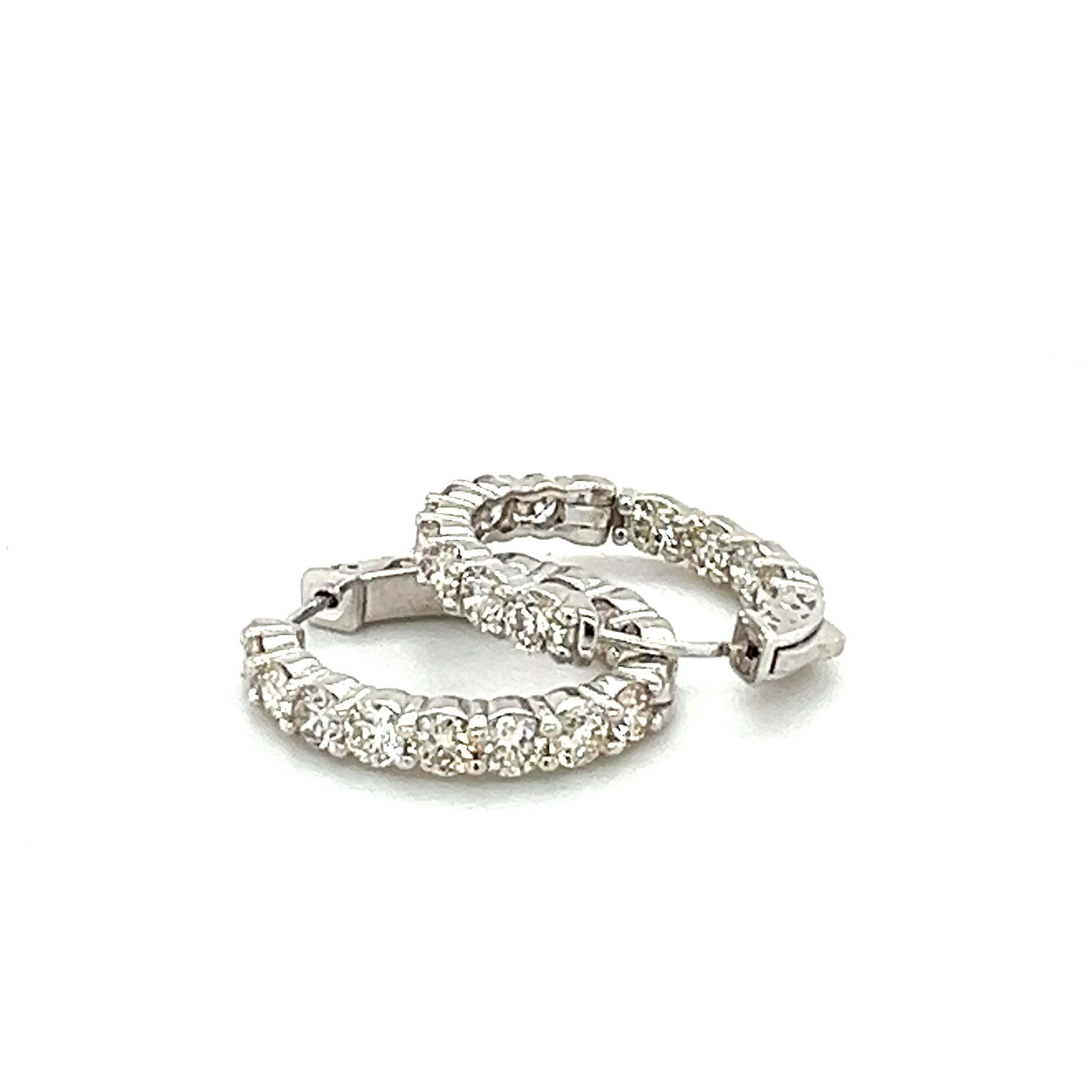 14k White Gold 4.27tw Diamond Inside-out Oval Hoop Earrings