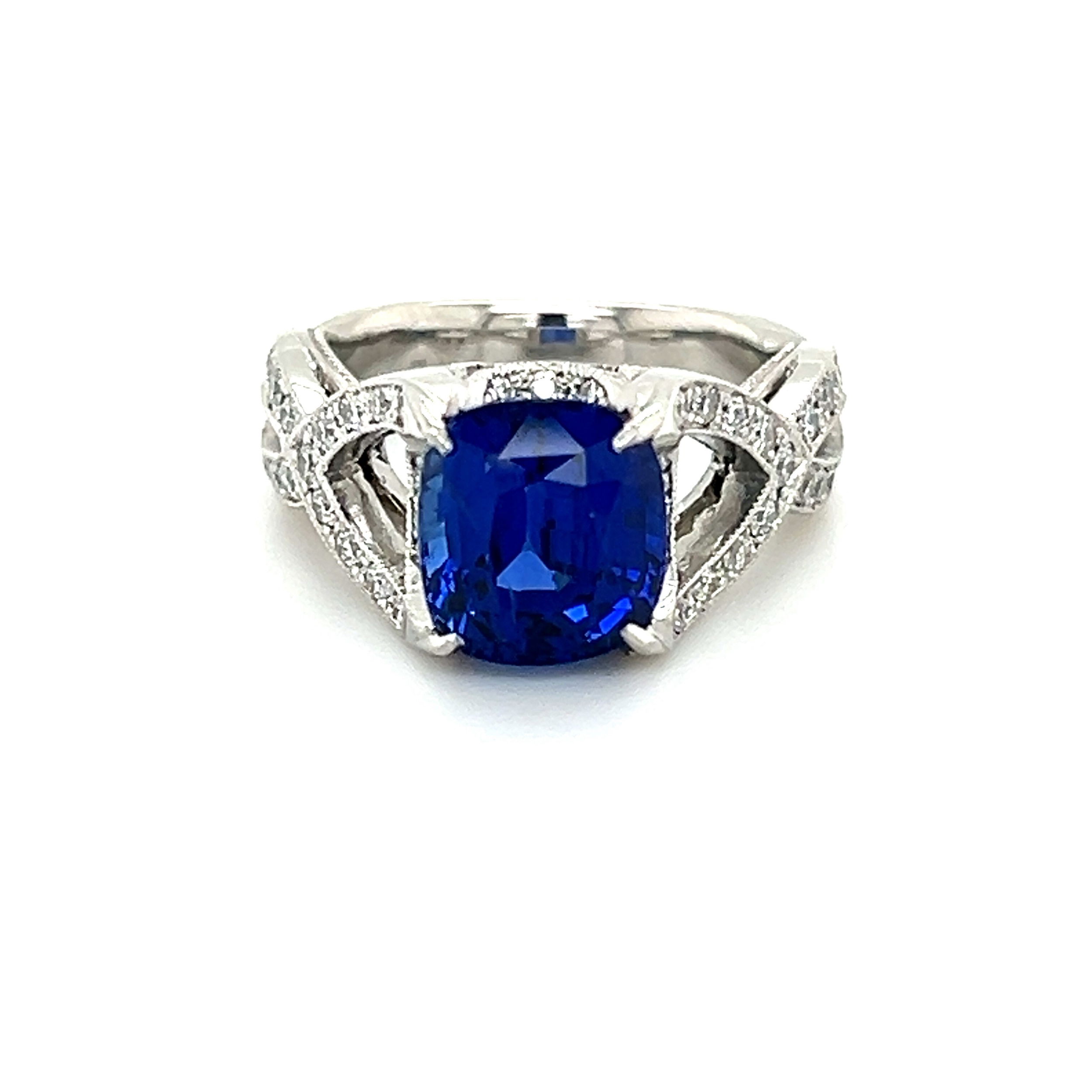 Platinum 4.03ct Blue Sapphire and Diamond Ring Platinum 4.03ct Blue Sapphire and Diamond Ring