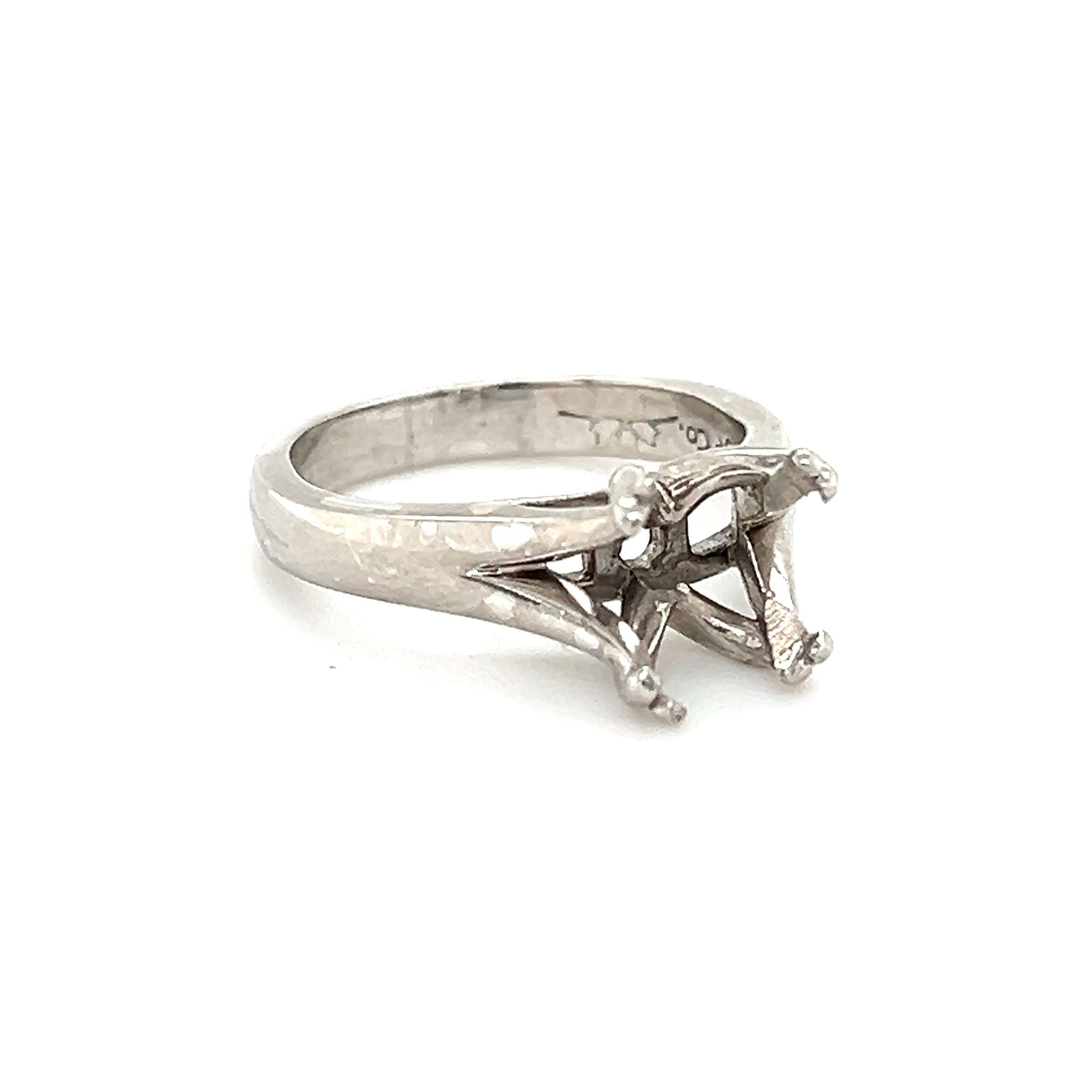 Hearts on Fire "Dream" Platinum Ring Semi-Mount