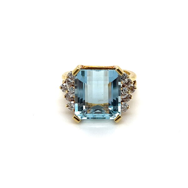 Closeup photo of Kurt Wayne 18KY Ring ~8ct Aqua 0.84ct Diamonds SZ7.75 10.3g