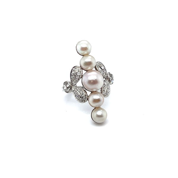 Closeup photo of Plat Antique Ring 5 pearls 30 Dias=~0.88cttw sz6 8.2g