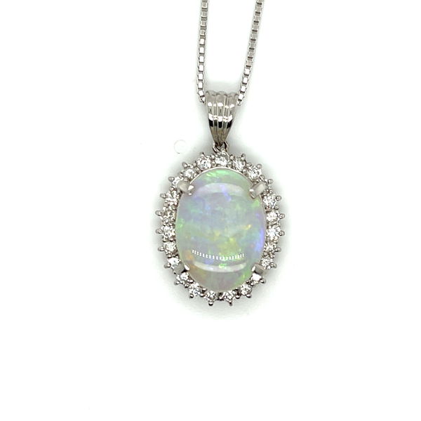 Closeup photo of Platinum Opal Dia Pendant Adjust Chain O=6.51ct D=0.79ct 11.2g
