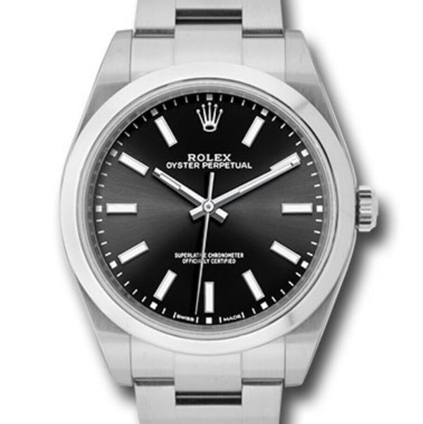 Closeup photo of Rolex calibre 3132 automatic movement with center hour, minute and seconds hands, stop-seconds for precise time setting. Waterproof to 100 meters.