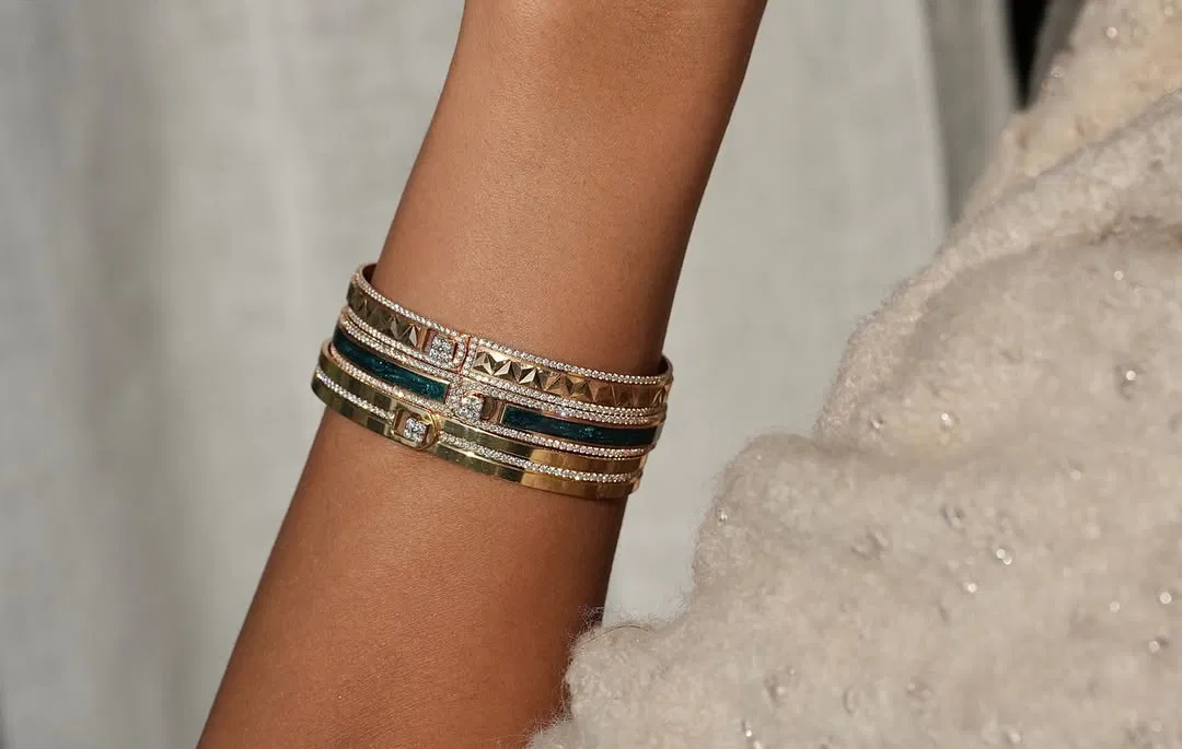 Stacked inlay cuffs