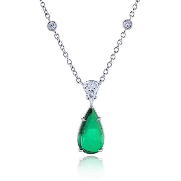 Closeup photo of David Gross Necklace 3.89 carat Cabochon Green Emerald