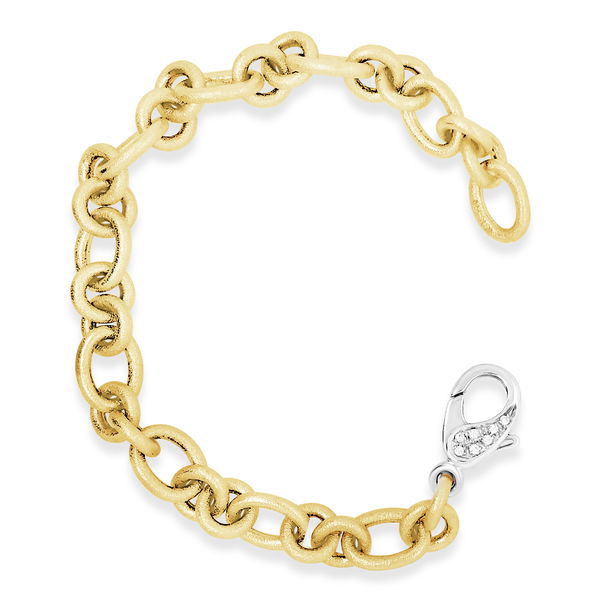 Closeup photo of Handmade Cable Link Bracelet with Aspen Finish and Large Diamond Clasp in 18kt Yellow Gold