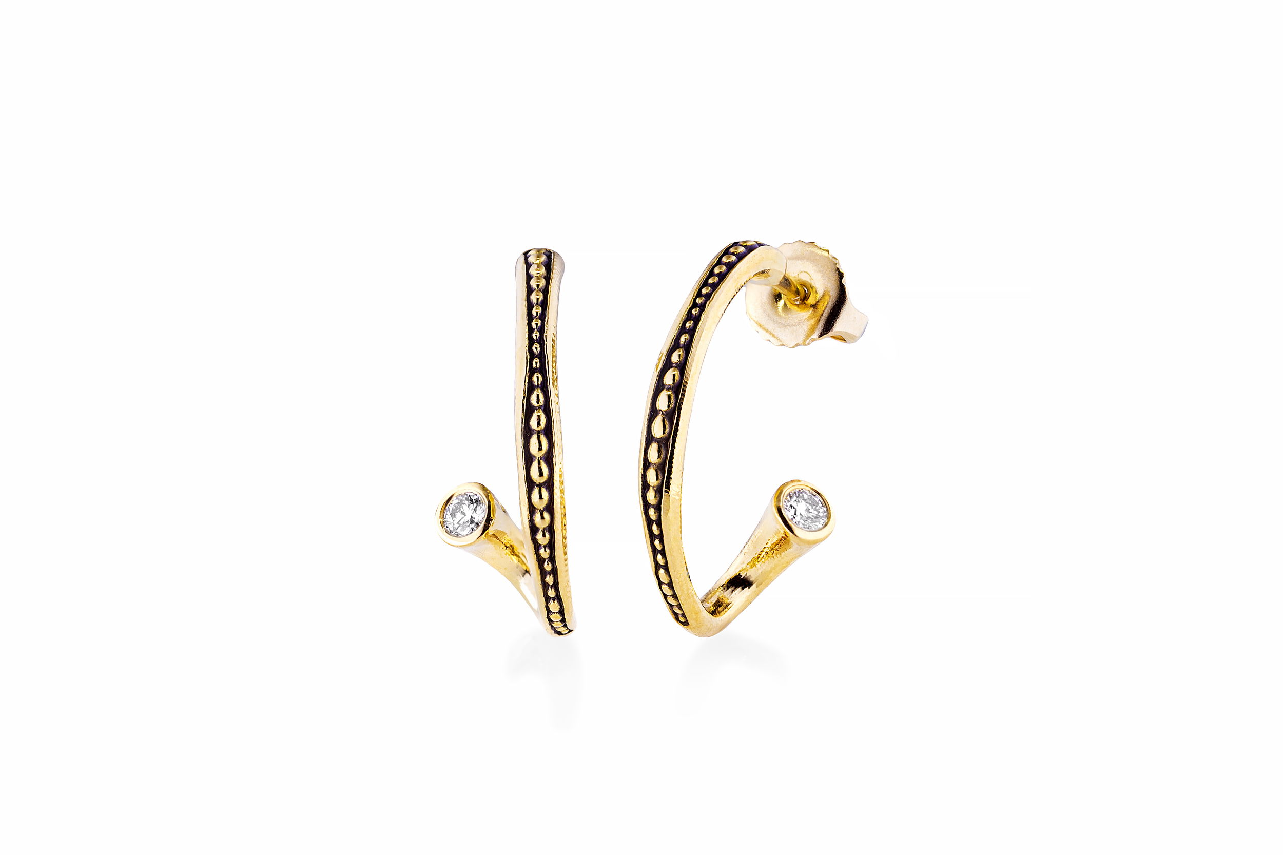 Twist Hoop Earrings with White Diamonds in 18kt Yellow Gold