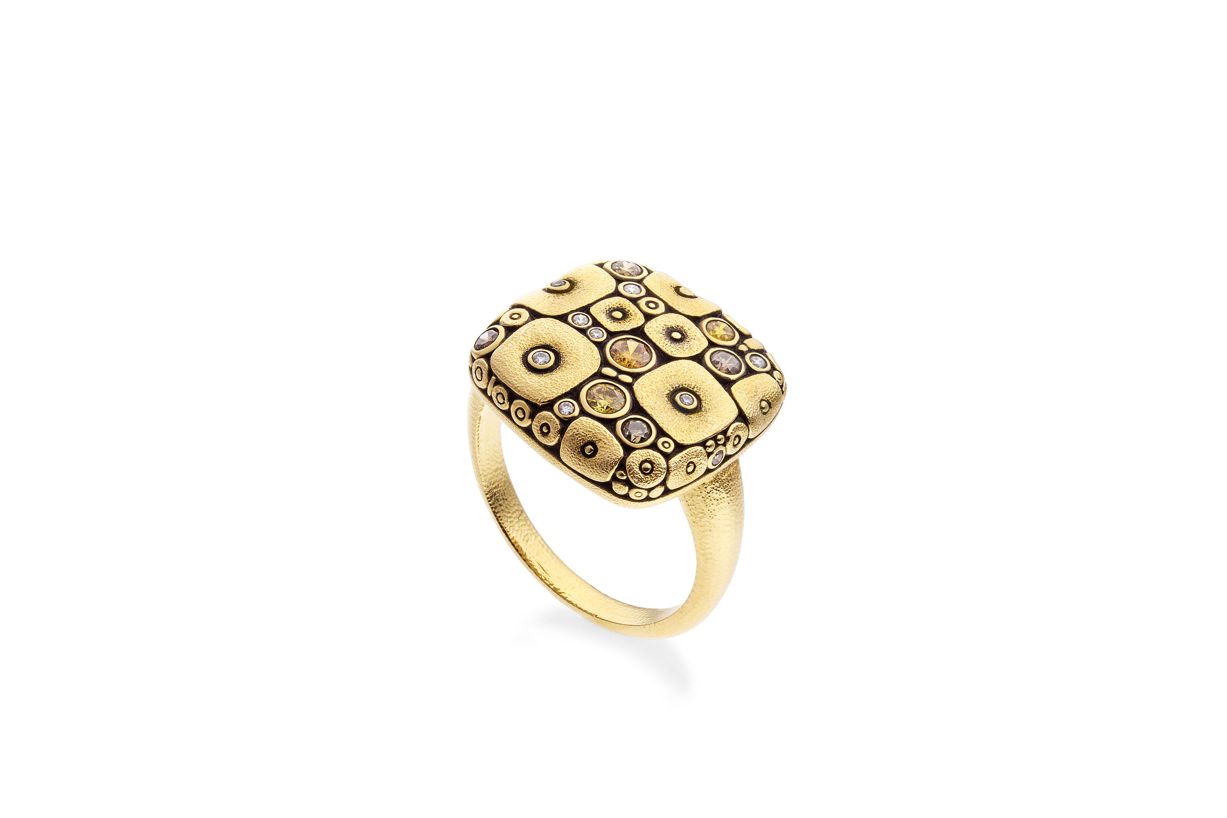 Soft Mosaic Dome Ring with Natural Color Diamond Mix in 18kt Yellow Gold