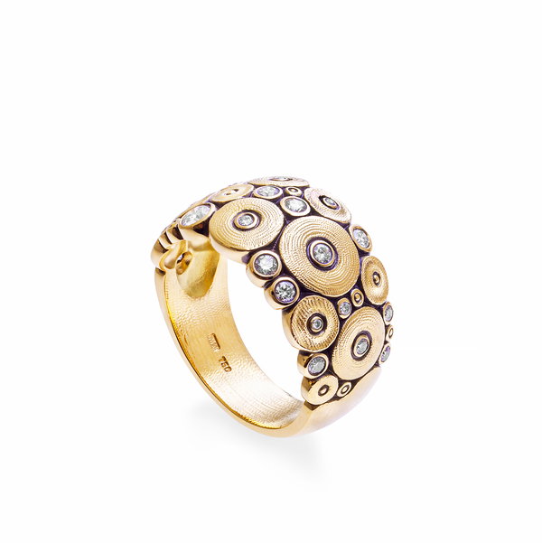 Ocean Dome Band with White Diamonds in 18kt Yellow Gold