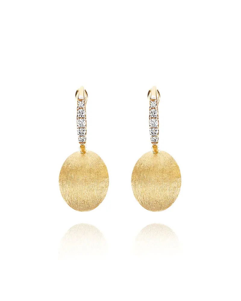 Ciliegine Small Ball Drop Earrings with White Diamonds in 18kt Yellow Gold by Nanis Fine Jewelry and Italian designer Laura Bicego. The elegant drop earrings measure 8.2 mm x 21.20 mm and are completely hand engraved by skilled artisans. They contain 0.09ctw of G/VS round white diamonds. Ciliegine Small Ball Drop Earrings with White Diamonds in 18kt Yellow Gold
