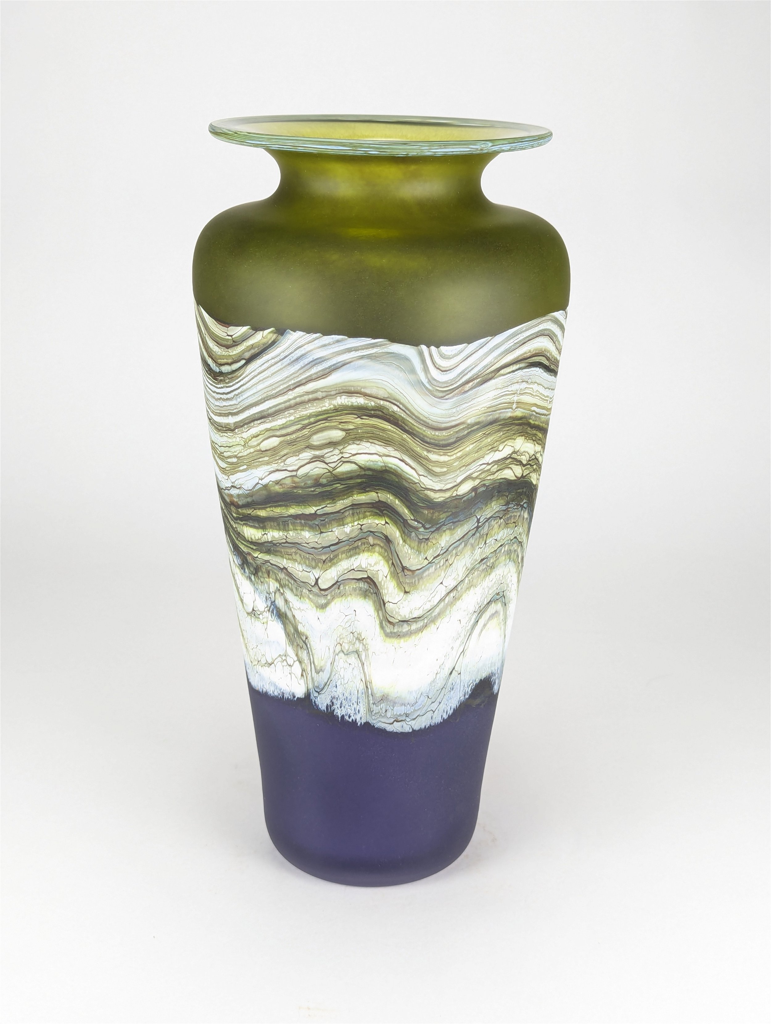 Agate Traditional Urn in Lime and Amethyst Glass