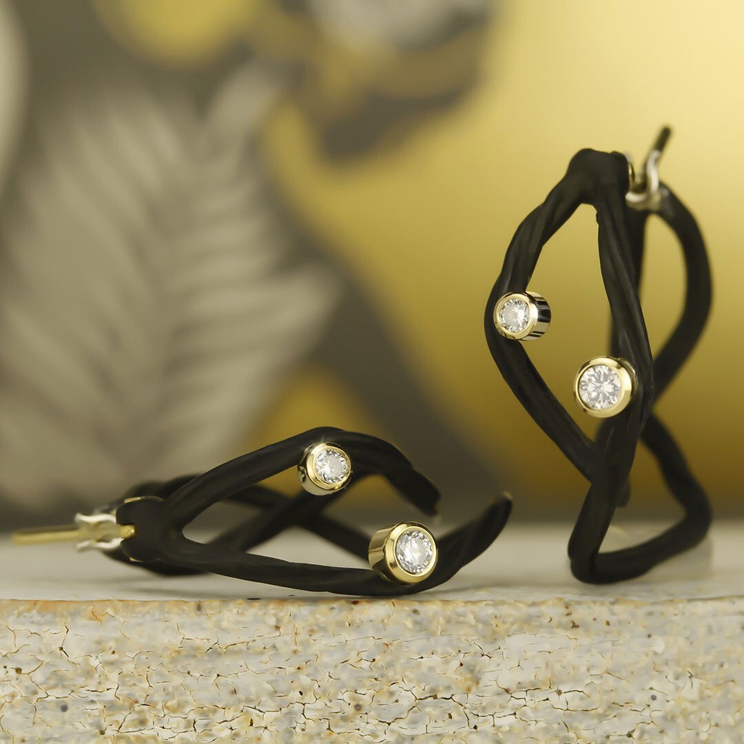 Clover Small Double Hoop Earrings with White Diamonds in Black Chrome