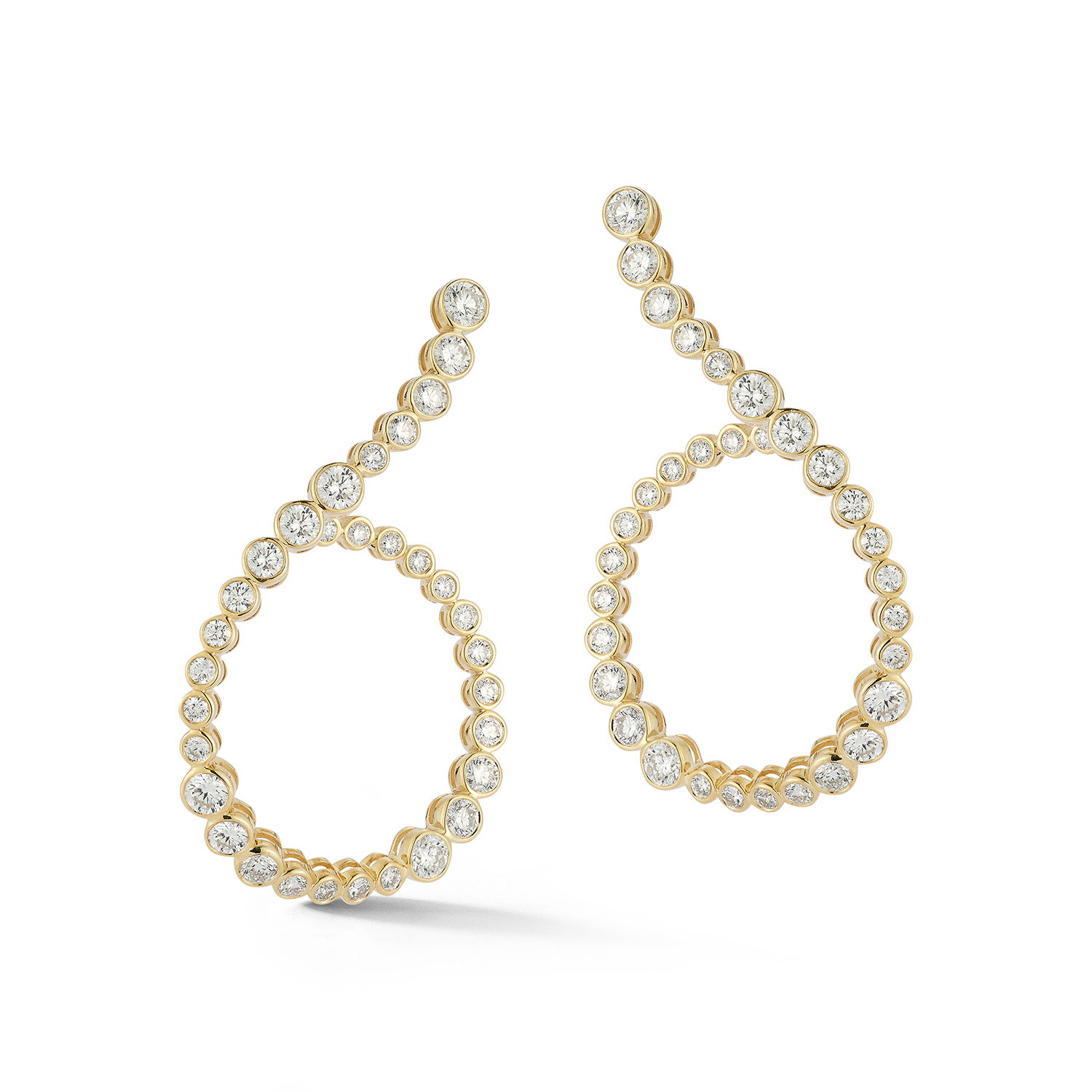 Grand Halo Front Facing Hoop Earrings with White Diamonds in 18kt Yellow Gold