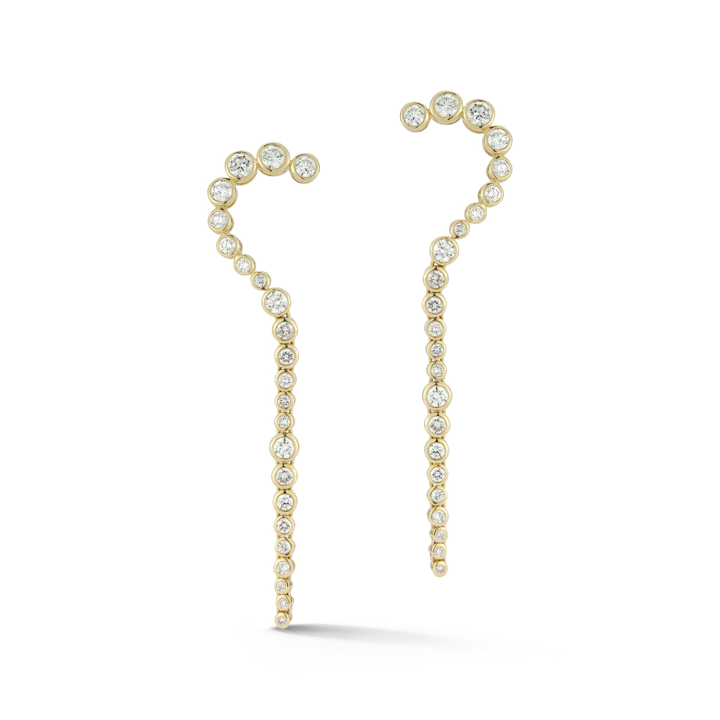 Grand Polaris Front Facing Hoop Earrings with White Diamonds in 18kt Yellow Gold