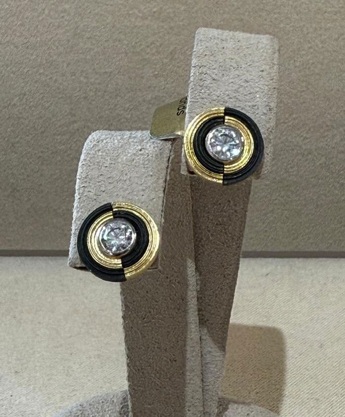 Paramount Yin Yang Stud Earrings with White Diamonds in 18kt Yellow Gold and Black Chrome