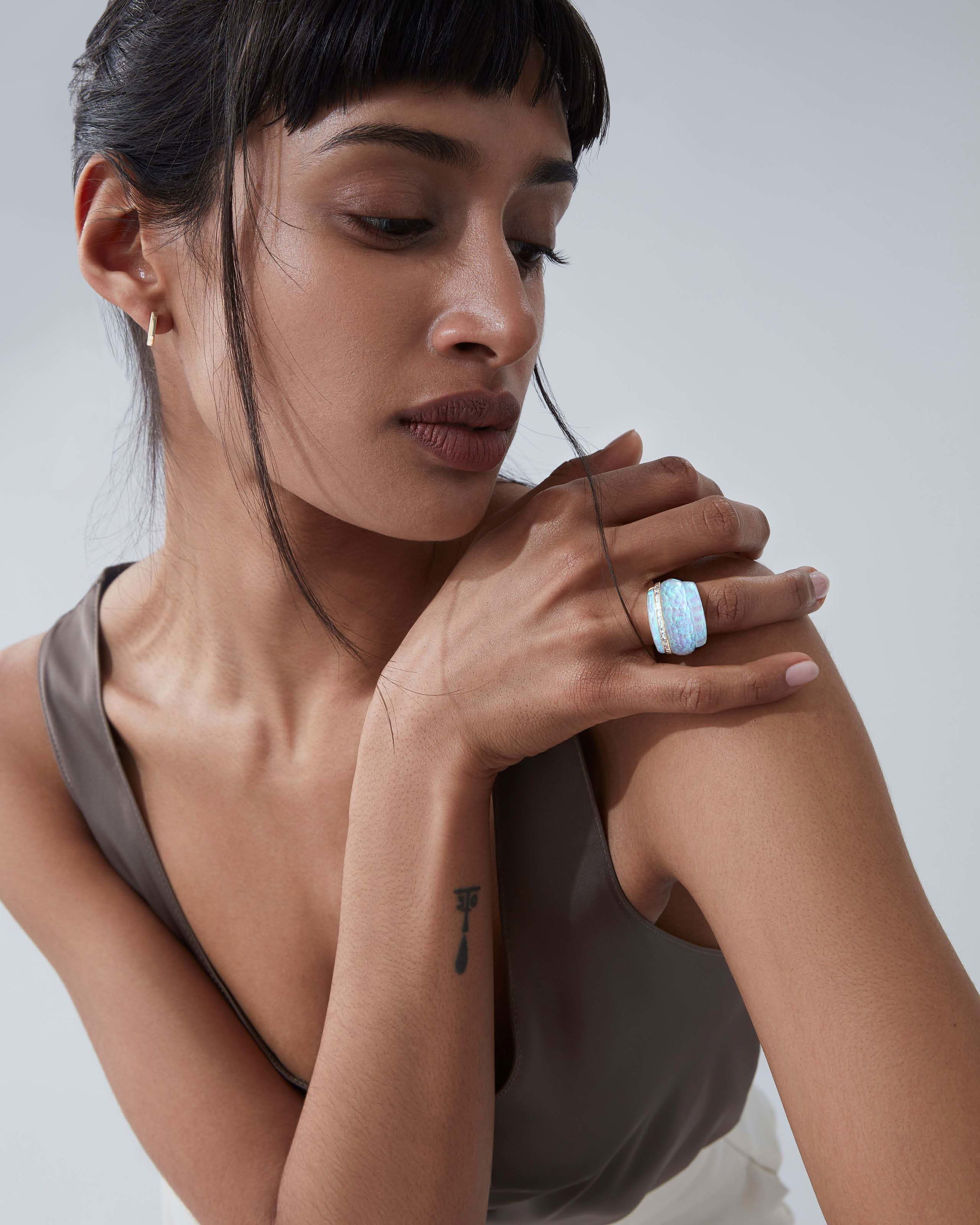 CH2 Amplified Cocktail Ring with White Opalescent and White Diamonds in 18kt Yellow Gold - Size 7